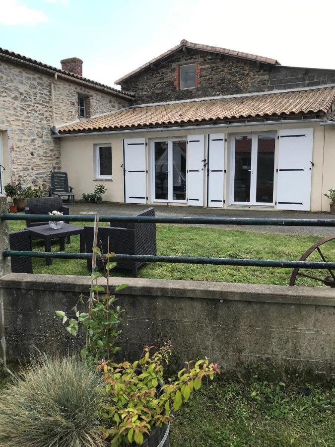 La Maison Des Amis Bed & Breakfast Les Essarts (Vendee)