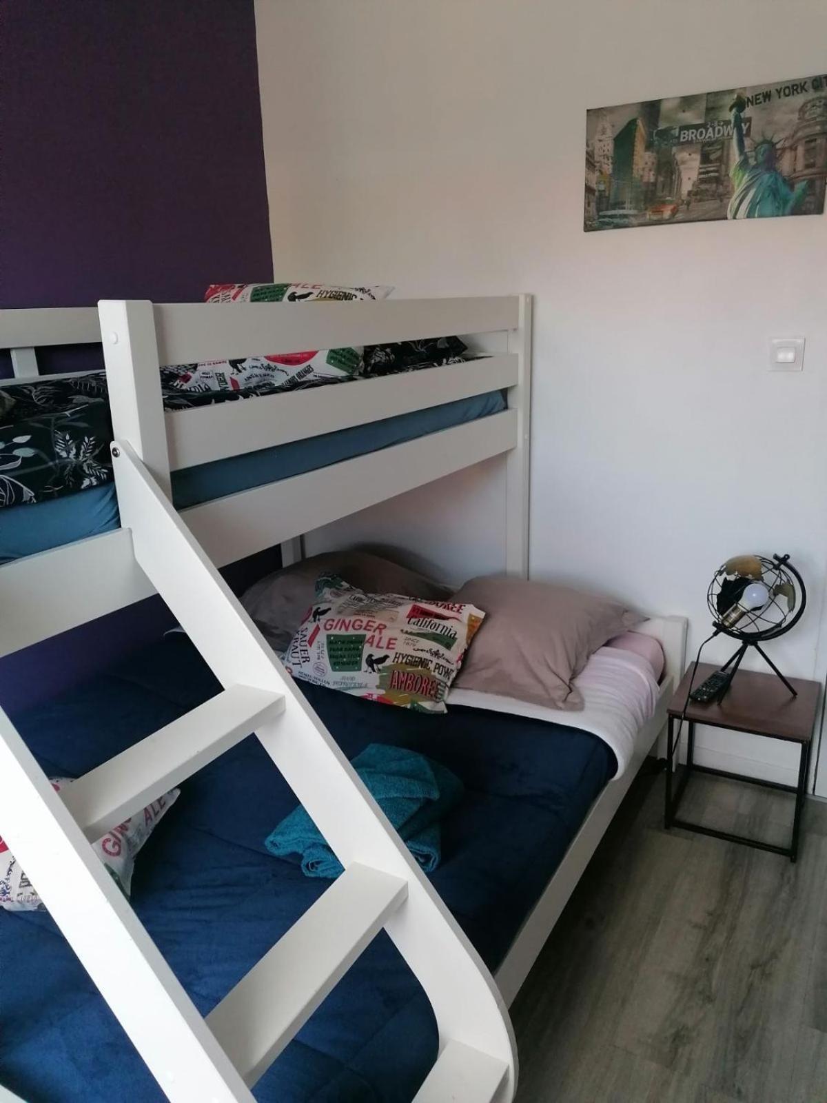 La Maison Des Amis Bed & Breakfast *